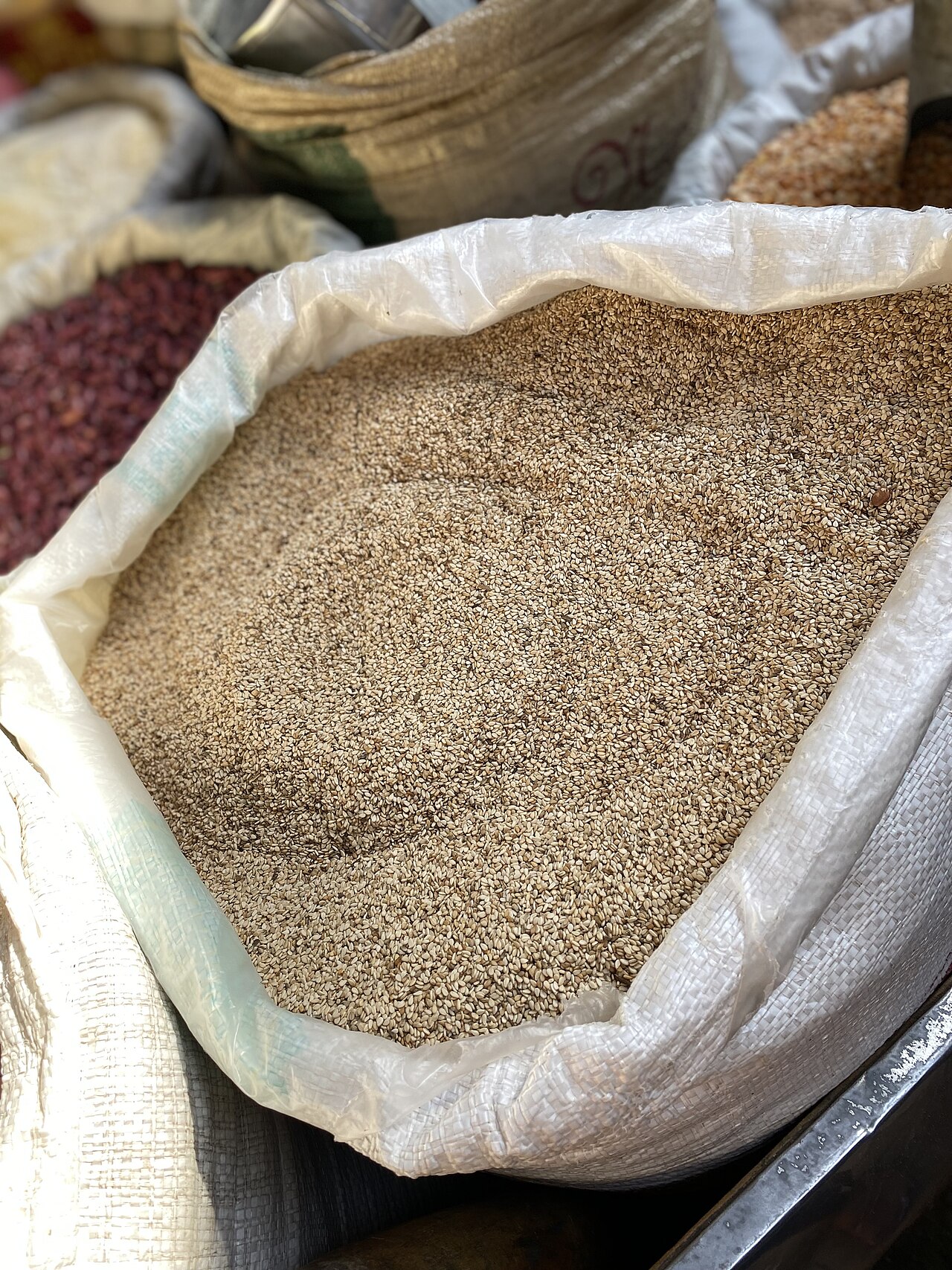 سمسم مقشور قياسي